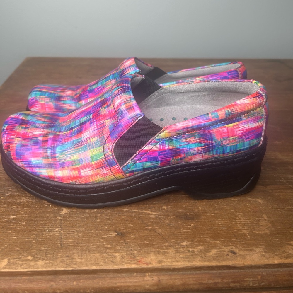 Klogs “Naples” Slip on Clogs Matrix Multicolor Pattern size 9 m - Picture 4 of 10